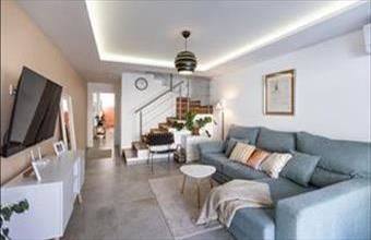 Eladó Spanyolországi sorház hirdetés (93932385)