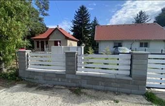 Eladó Balatonfenyvesi hétvégi ház hirdetés (74423951)