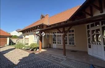 Eladó Bajai családi ház hirdetés (56643621)