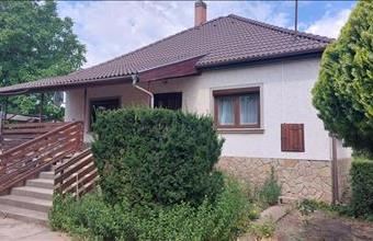 Eladó Pusztaszabolcsi családi ház hirdetés (43138246)