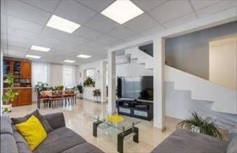 Eladó Velencei családi ház hirdetés (83833129)