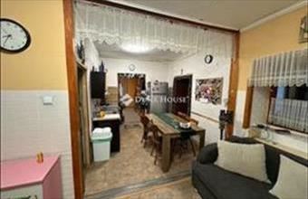 Eladó Nagyvenyimi családi ház hirdetés (43344424)