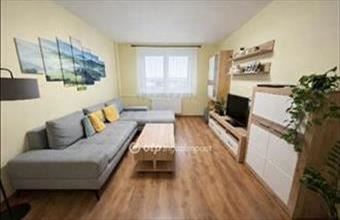 Eladó Mosonmagyaróvári panel lakás hirdetés (93387846)