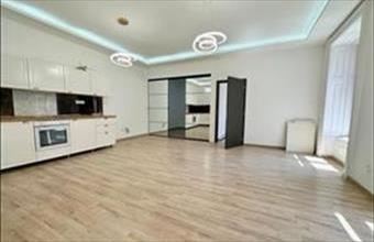 Eladó Budapest V. kerületi tégla lakás hirdetés (41259229)