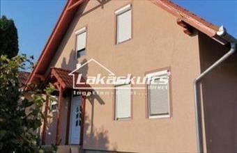 Eladó Balatonendrédi családi ház hirdetés (92442759)