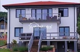 Eladó Balatonfüredi családi ház hirdetés (72454878)