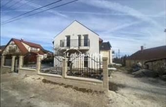 Eladó Csopaki tégla lakás hirdetés (93644427)