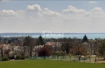 Eladó Balatonkenesei családi ház hirdetés (86274271)