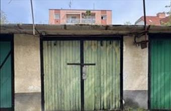 Kiadó Debreceni egyedi garázs hirdetés (94845689)