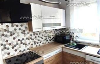 Eladó Budapest III. kerületi ikerház hirdetés (52344344)