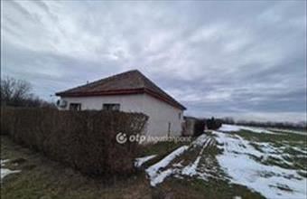 Eladó Előszállási családi ház hirdetés (23433663)