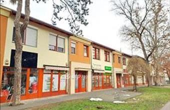 Eladó Nagykőrösi üzlethelyiség utcafronton hirdetés (85954345)
