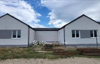 Eladó Győrszemerei ikerház hirdetés (25723248)