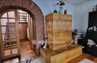 Eladó Csornai családi ház hirdetés (44436327)