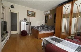 Eladó Keszthelyi csúsztatott zsalus lakás hirdetés (47533473)