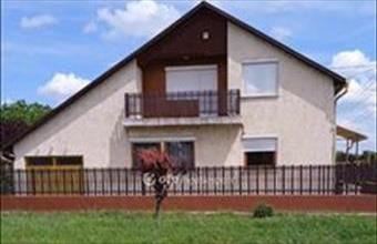 Eladó Jászberényi családi ház hirdetés (23477574)