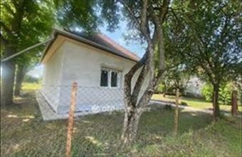 Eladó Újszászi családi ház hirdetés (49396771)