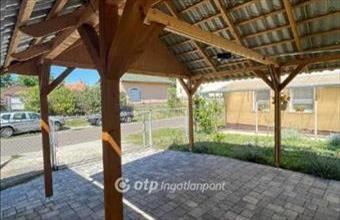 Eladó Újszászi családi ház hirdetés (49443712)