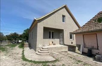 Eladó Újszászi családi ház hirdetés (37385949)