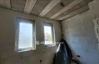 Eladó Jászberényi tégla lakás hirdetés (17323968)