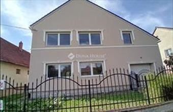 Eladó Komáromi családi ház hirdetés (68555287)