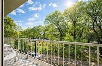 Eladó Budapest II. kerületi csúsztatott zsalus lakás hirdetés (35771949)