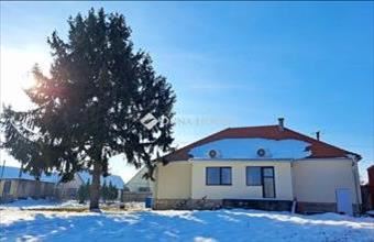 Eladó Töttösi családi ház hirdetés (37763984)