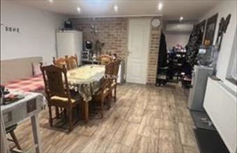 Eladó Nagykarácsonyi családi ház hirdetés (39637575)