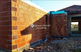 Eladó Nagykátai családi ház hirdetés (94643933)