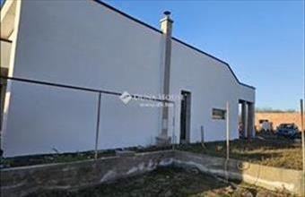 Eladó Tápiósági családi ház hirdetés (44323728)