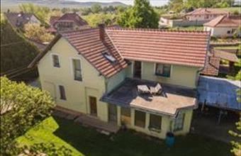 Eladó Nagyoroszi családi ház hirdetés (44293439)