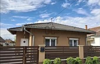 Eladó Törteli családi ház hirdetés (82175393)