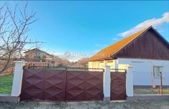 Eladó Tápiószentmártoni családi ház hirdetés (85344987)