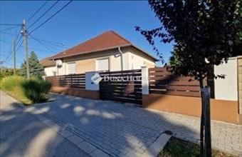 Eladó Budapest XVI. kerületi családi ház hirdetés (83488489)