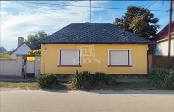 Eladó Bajai családi ház hirdetés (74763487)