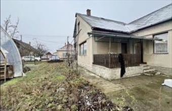 Eladó Nagybánhegyesi családi ház hirdetés (48471469)