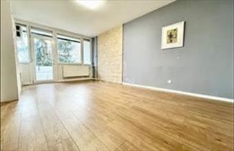 Eladó Budapest II. kerületi csúsztatott zsalus lakás hirdetés (63743542)