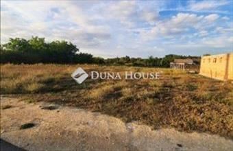Eladó Hernádi lakóövezeti telek hirdetés (44636685)