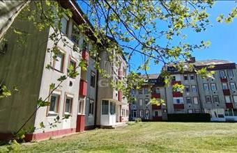 Eladó Keszthelyi csúsztatott zsalus lakás hirdetés (78425435)
