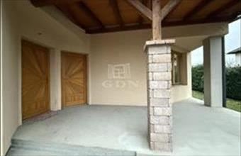 Eladó Székesfehérvári családi ház hirdetés (81387534)