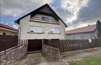 Eladó Bábolnai családi ház hirdetés (66777555)