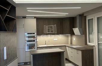 Eladó Budapest IX. kerületi csúsztatott zsalus lakás hirdetés (36533319)