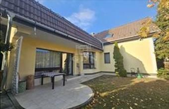 Eladó Budakeszi családi ház hirdetés (39565884)