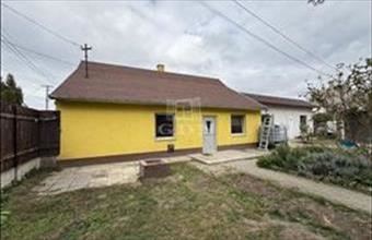 Eladó Székesfehérvári családi ház hirdetés (98444433)