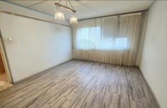 Eladó Bajai panel lakás hirdetés (93973457)