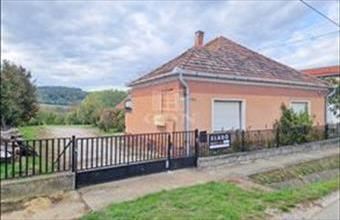 Eladó Kisbucsai családi ház hirdetés (59545399)