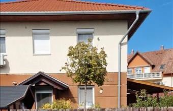 Eladó Vecsési sorház hirdetés (32425373)