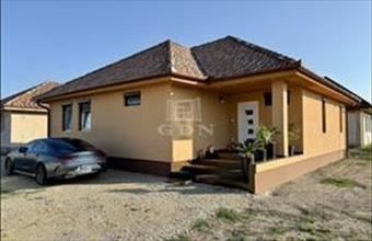 Eladó Jászberényi ikerház hirdetés (55852923)