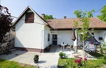Eladó Kiskunlacházai családi ház hirdetés (73756224)