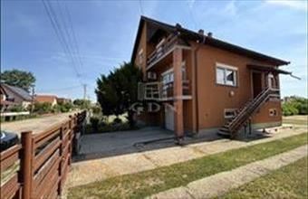 Eladó Nagykátai családi ház hirdetés (13239446)